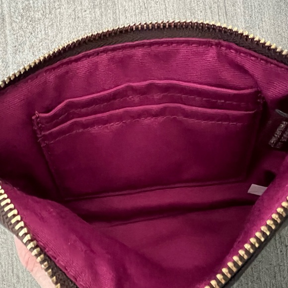 Corner Zip Wristlet In Signature Canvas - Picture 6 of 7